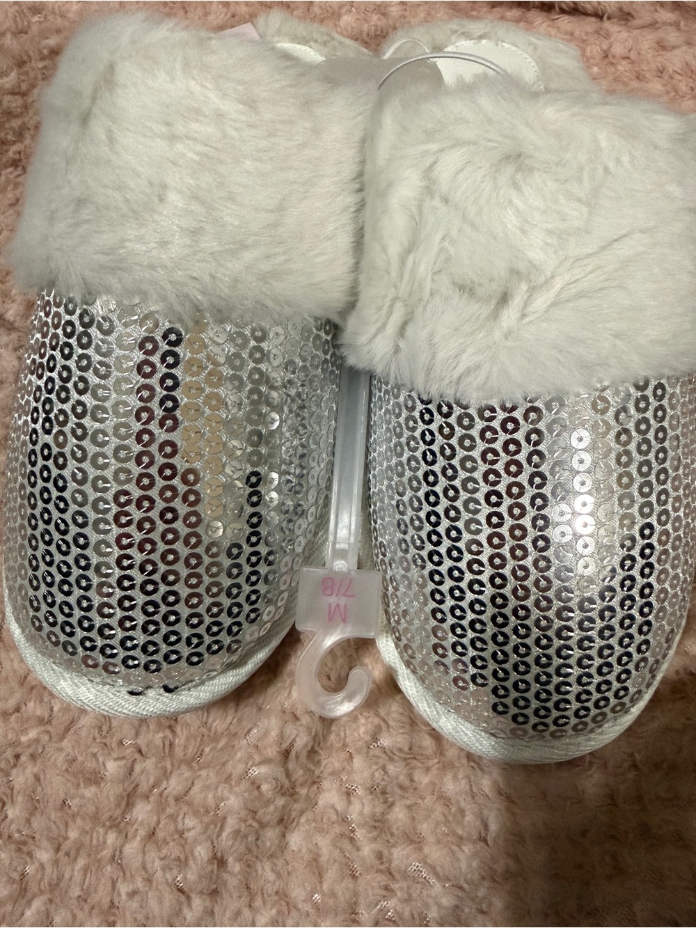 Sequin Faux-Fur Women's Slip-On Slippers — Silver size 7/8